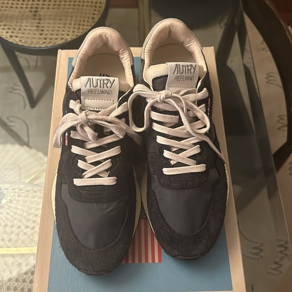 NEW- AUTRY Reelwind Sneaker - Picture 3 of 7